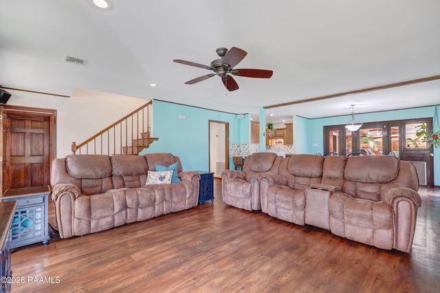 112 Heritage Drive, Youngsville, LA 70592