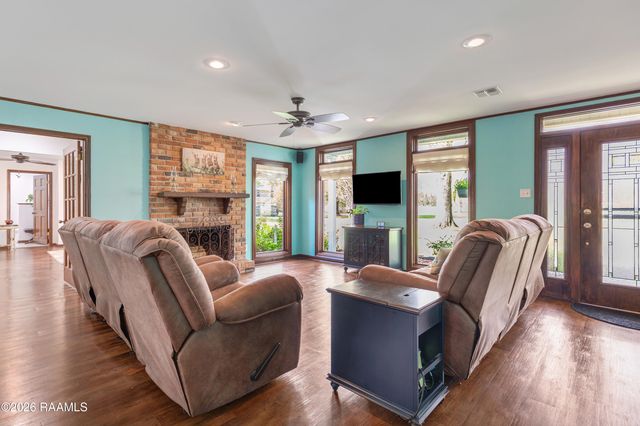 112 Heritage Drive, Youngsville, LA 70592