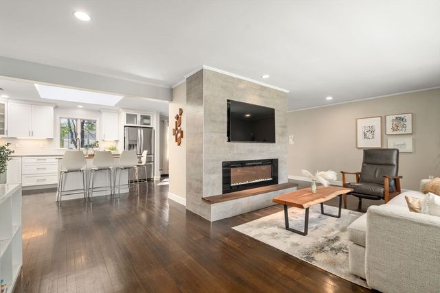 13 Pinecrest Road, Andover, MA 01810