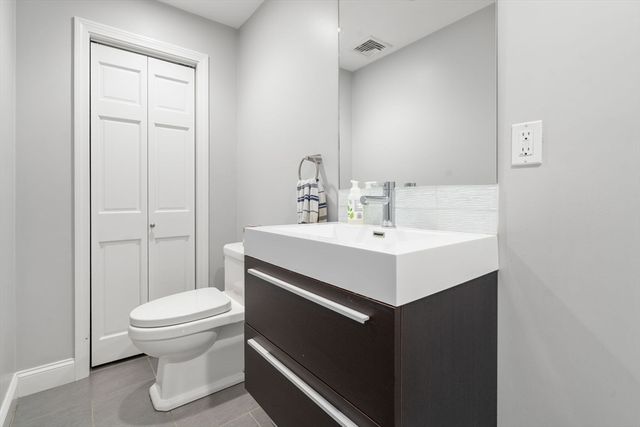 13 Pinecrest Road, Andover, MA 01810