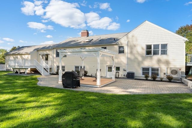 13 Pinecrest Road, Andover, MA 01810