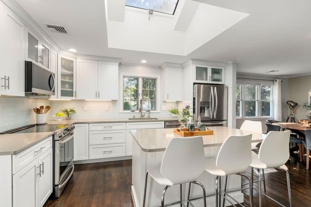 13 Pinecrest Road, Andover, MA 01810