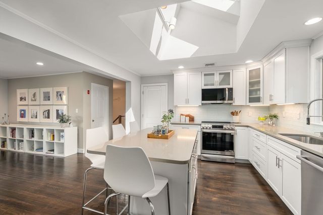 13 Pinecrest Road, Andover, MA 01810