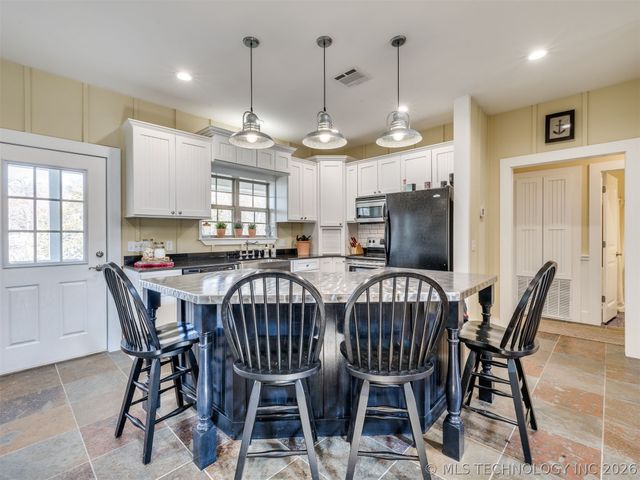 263 Eagles Nest Path, Stigler, OK 74462