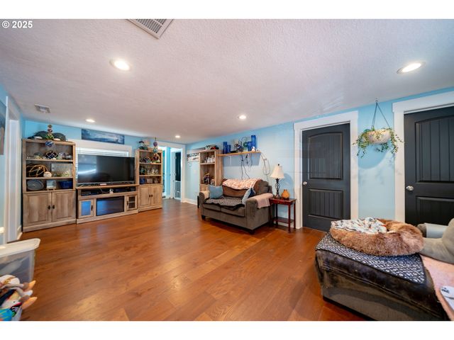 7953 BAKER Ln Se, Aumsville, OR 97325