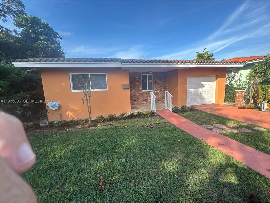 828 El Rado St, Coral Gables, FL 33134