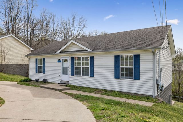 952 Granny White Rd, Clarksville, TN 37040