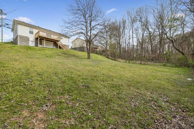 952 Granny White Rd, Clarksville, TN 37040