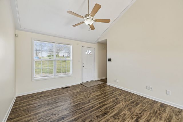 952 Granny White Rd, Clarksville, TN 37040