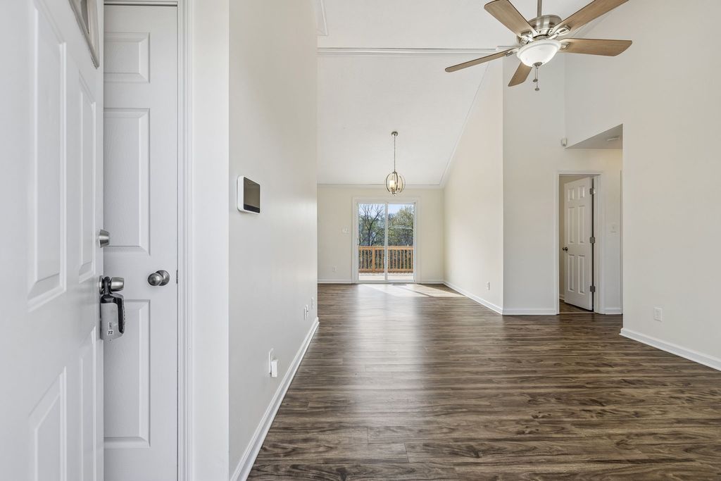 952 Granny White Rd, Clarksville, TN 37040