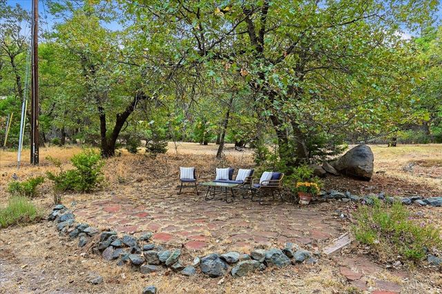 11560 Lacoste Ln, Nevada City, CA 95959