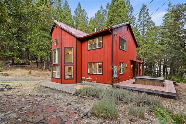 11560 Lacoste Ln, Nevada City, CA 95959
