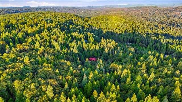 11560 Lacoste Ln, Nevada City, CA 95959