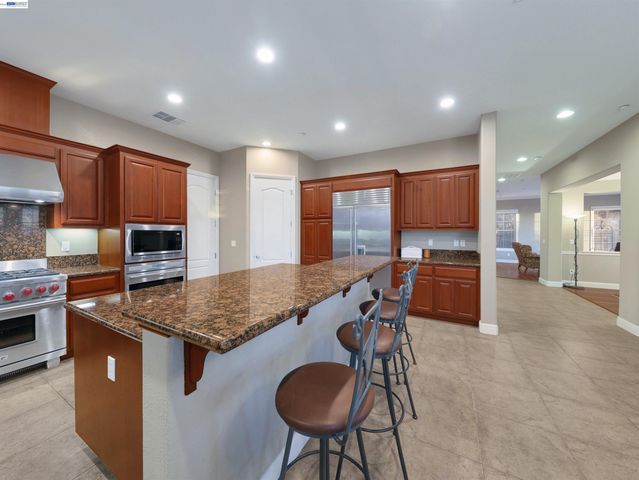 131 Arundel Dr, Hayward, CA 94542