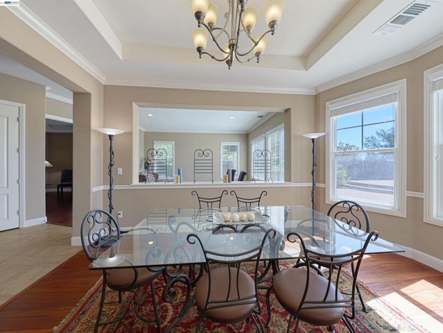 131 Arundel Dr, Hayward, CA 94542