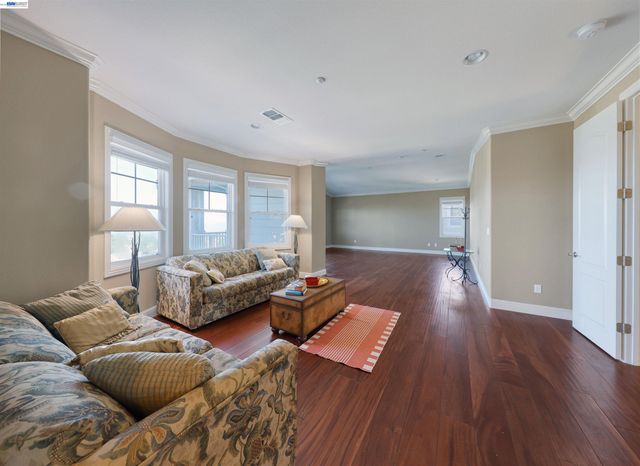 131 Arundel Dr, Hayward, CA 94542