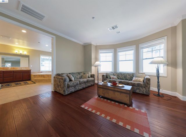 131 Arundel Dr, Hayward, CA 94542