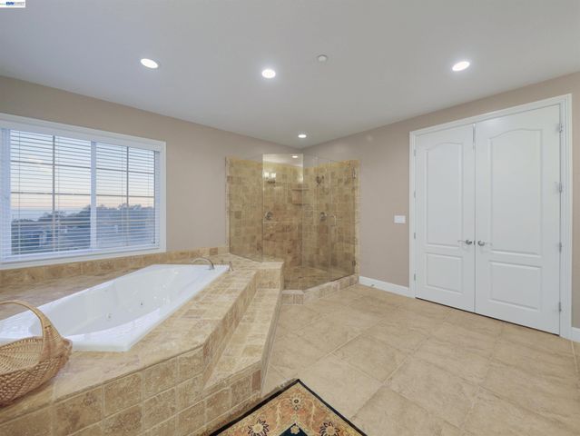 131 Arundel Dr, Hayward, CA 94542