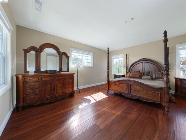 131 Arundel Dr, Hayward, CA 94542