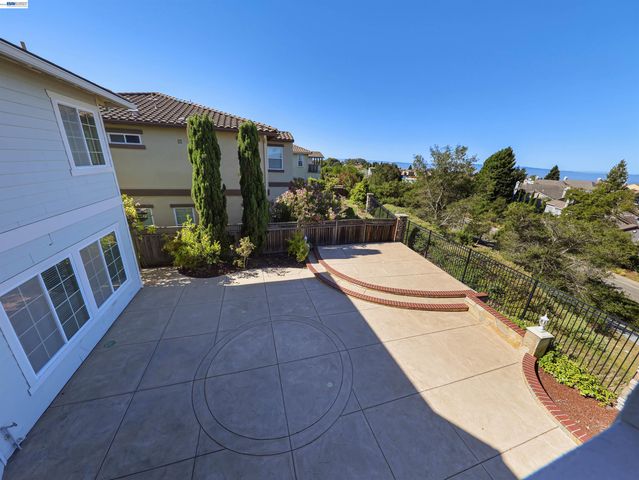 131 Arundel Dr, Hayward, CA 94542