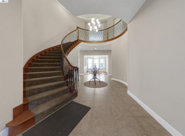 131 Arundel Dr, Hayward, CA 94542