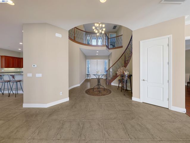131 Arundel Dr, Hayward, CA 94542