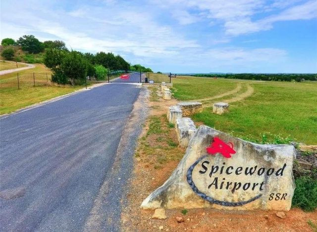 325 Kendall RD, Spicewood, TX 78669