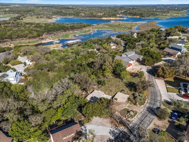 325 Kendall RD, Spicewood, TX 78669