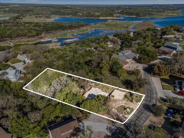 325 Kendall RD, Spicewood, TX 78669