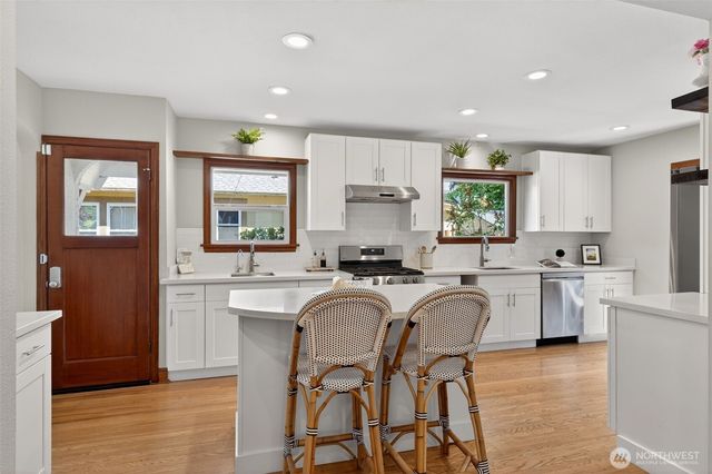 321 NW 78th Street, Seattle, WA 98117