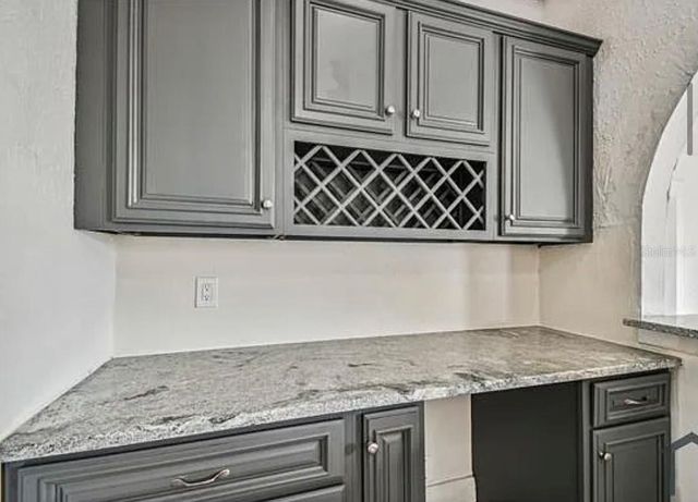 1913 W LEMON STREET, Tampa, FL 33606