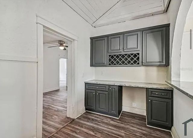 1913 W LEMON STREET, Tampa, FL 33606