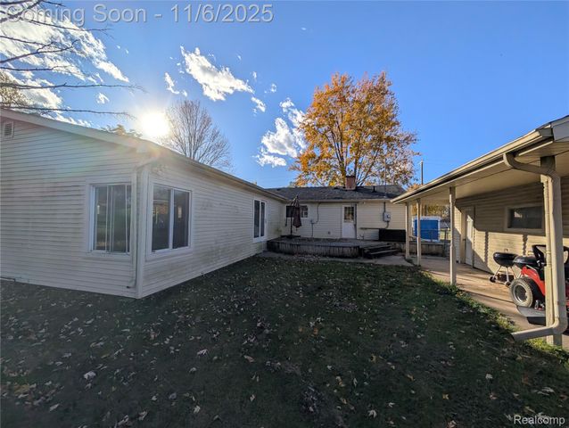 805 Oak Street, Lennon Village, MI 48449