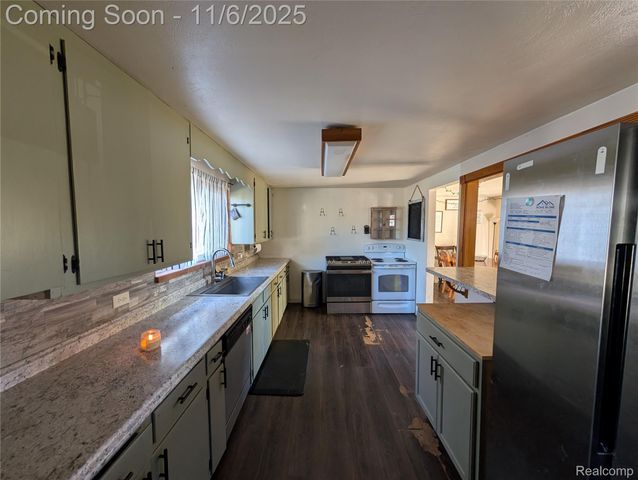 805 Oak Street, Lennon Village, MI 48449