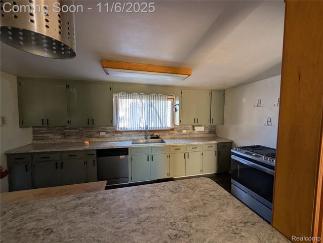 805 Oak Street, Lennon Village, MI 48449