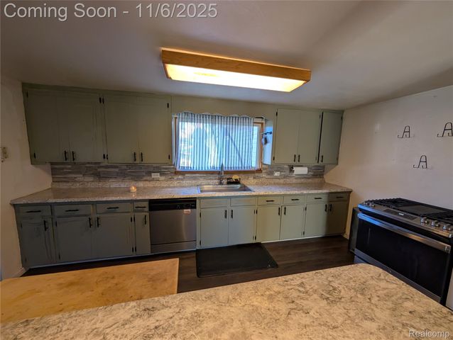 805 Oak Street, Lennon Village, MI 48449