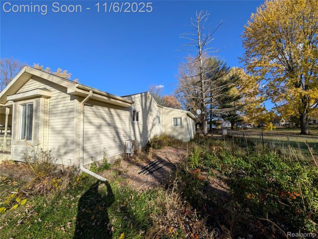 805 Oak Street, Lennon Village, MI 48449