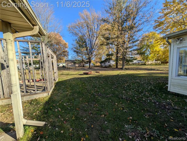 805 Oak Street, Lennon Village, MI 48449