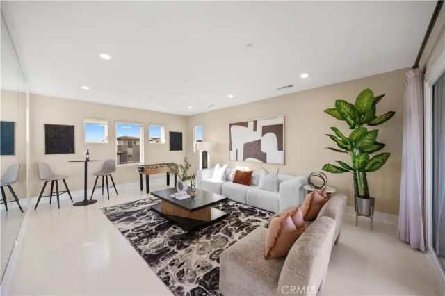 72 Ray, Irvine, CA 92618