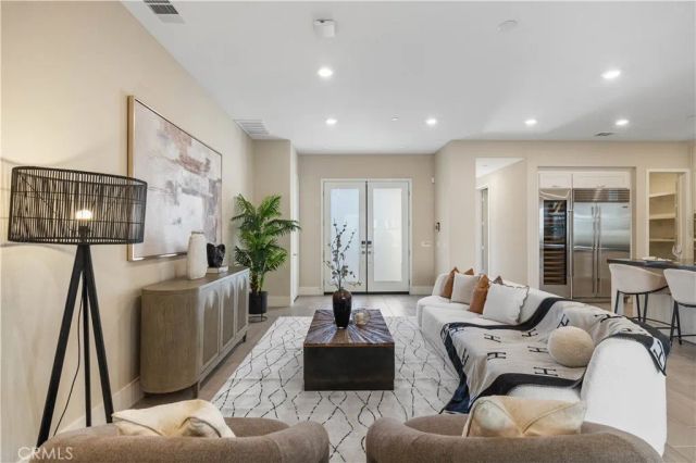 72 Ray, Irvine, CA 92618