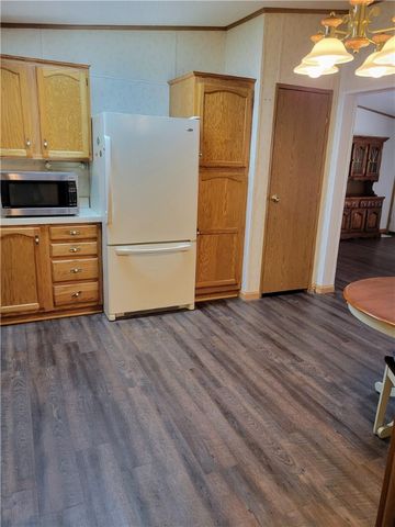 826 Clover Ln, Murrysville, PA 15668