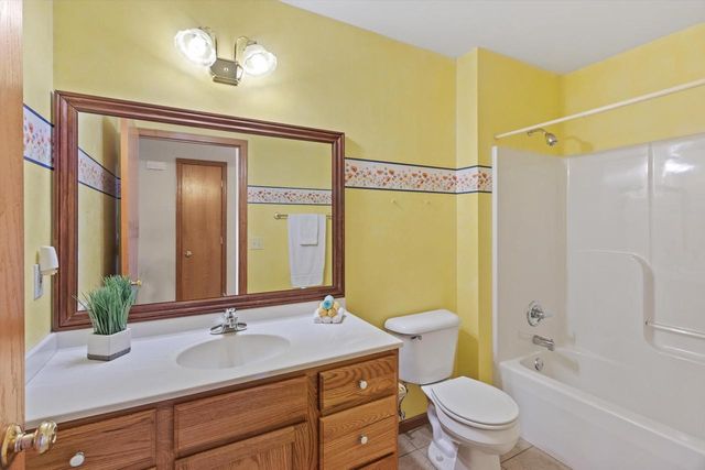 3024 Edmonton Drive, Sun Prairie, WI 53590