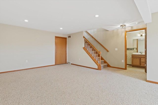 3024 Edmonton Drive, Sun Prairie, WI 53590