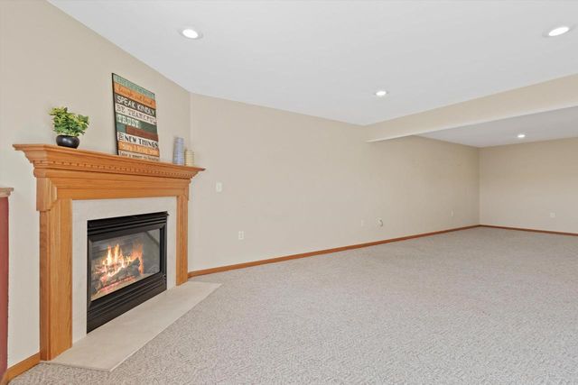 3024 Edmonton Drive, Sun Prairie, WI 53590