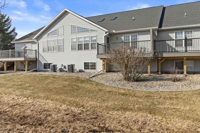 3024 Edmonton Drive, Sun Prairie, WI 53590