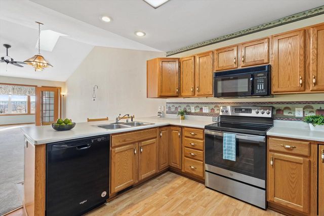 3024 Edmonton Drive, Sun Prairie, WI 53590