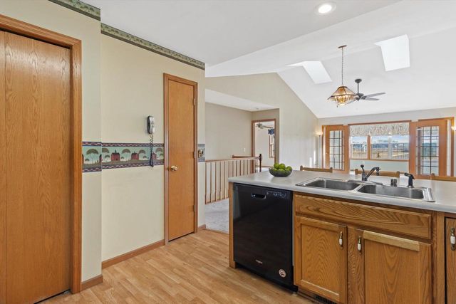 3024 Edmonton Drive, Sun Prairie, WI 53590