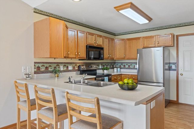 3024 Edmonton Drive, Sun Prairie, WI 53590