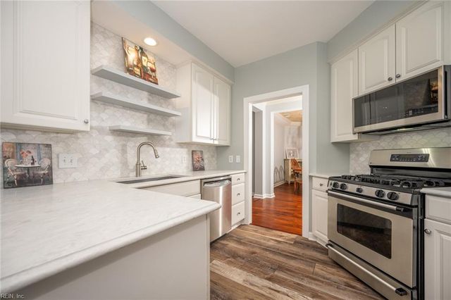 2308 Mariners Mark Way Apt 203, Virginia Beach, VA 23451