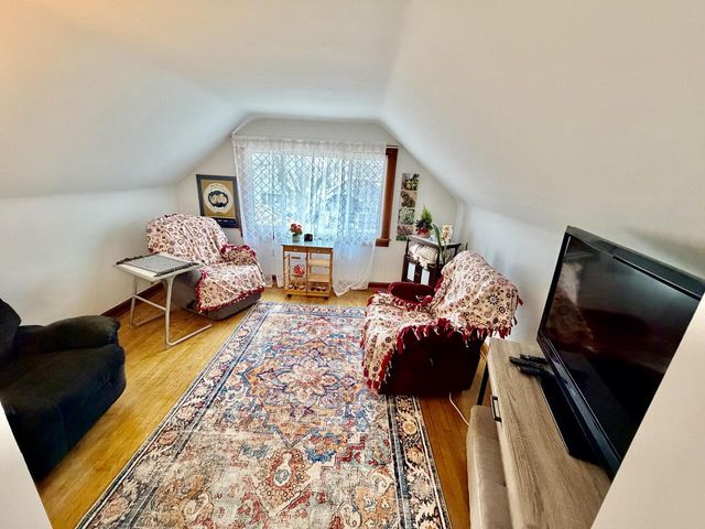 2239 S 73rd STREET, West Allis, WI 53219